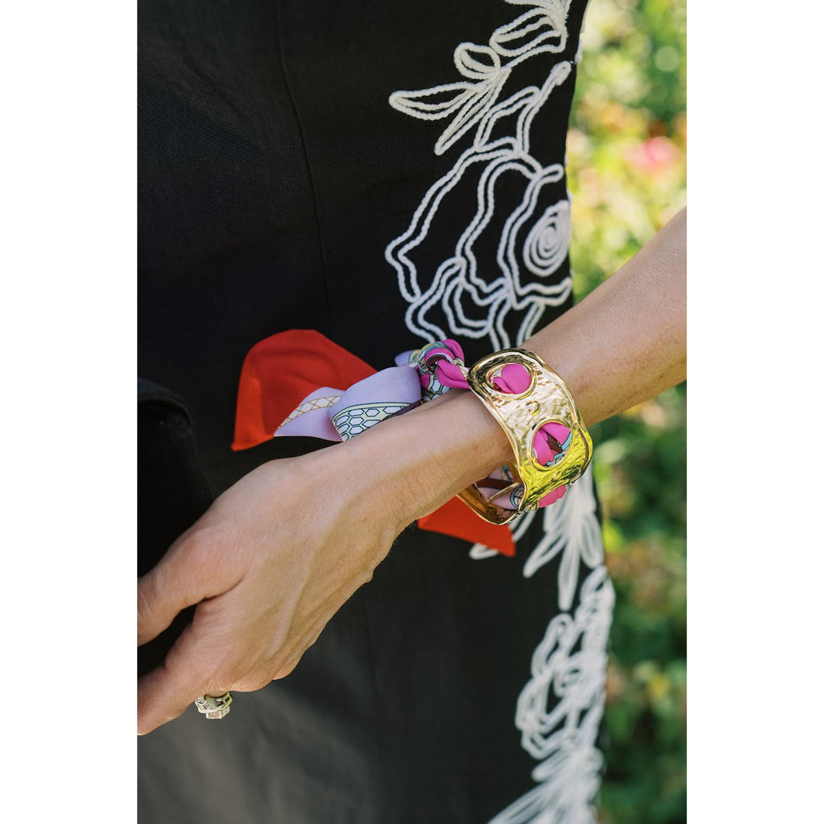 Scalloped Scarf Cuff - Wren - Midspring
